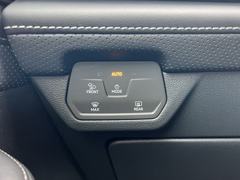 Used 2024 Volkswagen Atlas SEL image 33