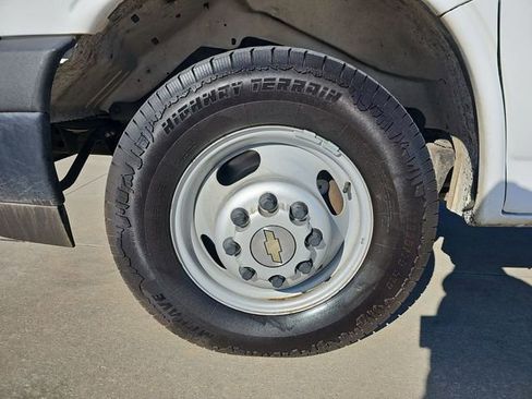 Used 2020 Chevrolet Express 3500 Extended w/ Power Convenience Package image 29