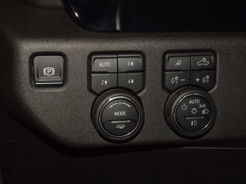 Used 2025 Chevrolet Silverado 2500 High Country w/ Z71 Off-Road Package AWD/4WD image 38