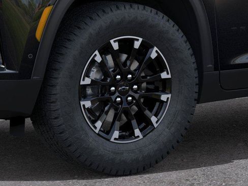 New 2026 Chevrolet Traverse Z71 w/ Enhanced Driving Package AWD/4WD image 9