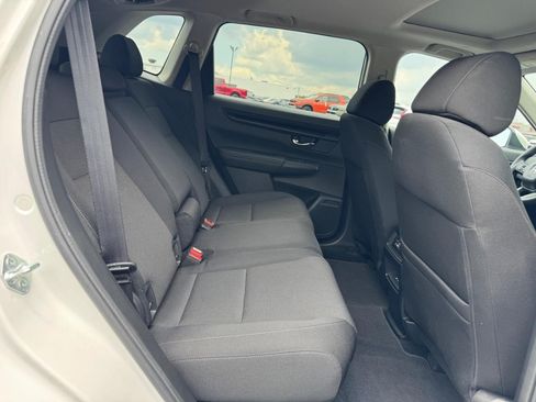 Used 2024 Honda CR-V EX image 11