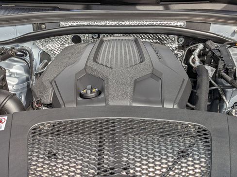 New 2026 Porsche Macan image 30