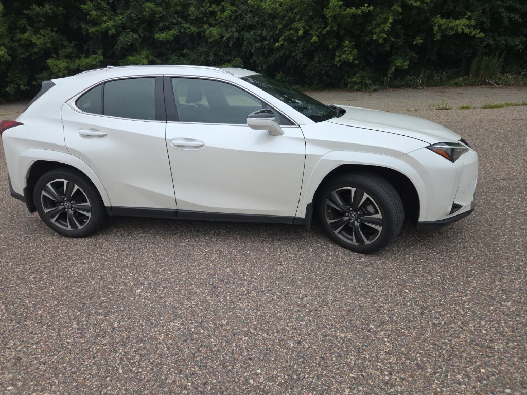 Used 2024 Lexus UX 250h AWD w/ Premium Package image 26