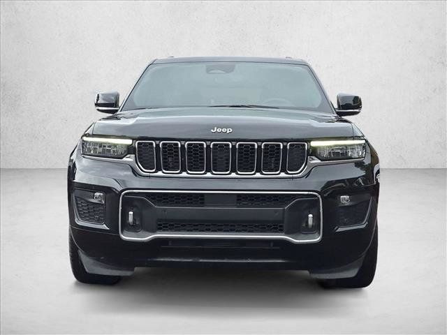 Used 2023 Jeep Grand Cherokee Overland AWD/4WD image 2