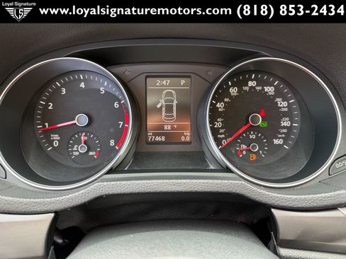 Used 2018 Volkswagen Passat 2.0T R-Line w/ R-Line Lighting Package FWD image 28