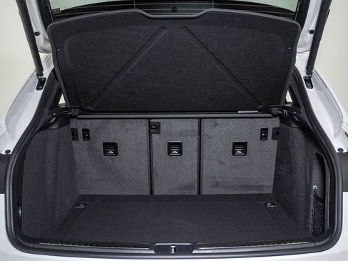 New 2026 Porsche Macan image 26