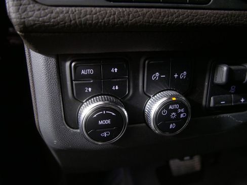 Used 2021 GMC Yukon XL Denali w/ Denali Ultimate Package AWD/4WD image 18