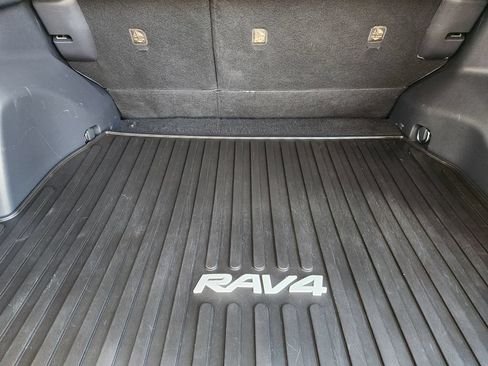 Used 2020 Toyota RAV4 XLE w/ Convenience Package AWD/4WD image 33