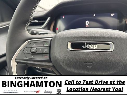 New 2025 Jeep Grand Cherokee 4WD image 11