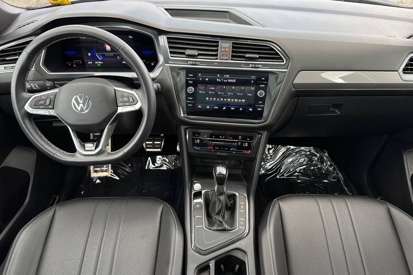 Used 2023 Volkswagen Tiguan SE R-Line FWD image 16