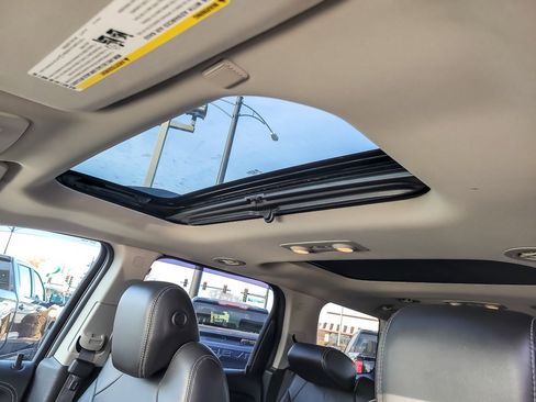 Used 2016 GMC Acadia SLT w/ Open Road Package image 9