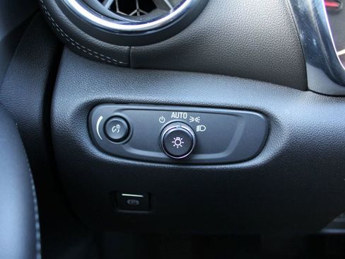 Used 2021 Chevrolet Blazer LT image 30