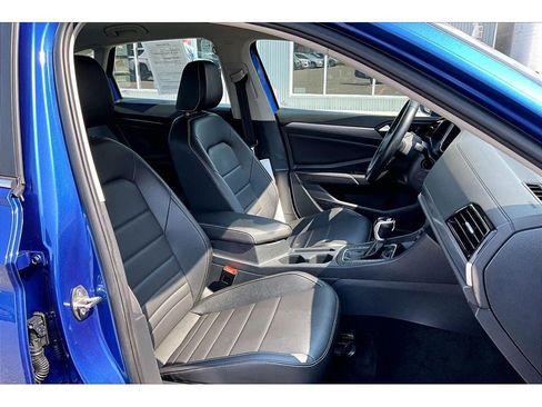 Used 2024 Volkswagen Jetta SE FWD image 8
