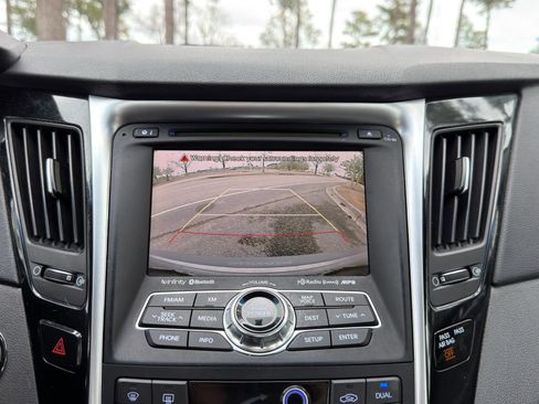 Used 2012 Hyundai Sonata Limited w/ Navigation Pkg image 4