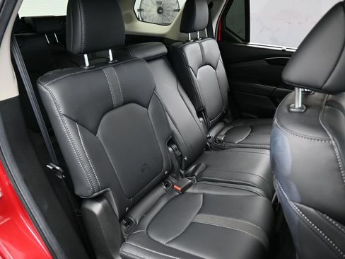 Used 2025 Honda Pilot Touring image 53
