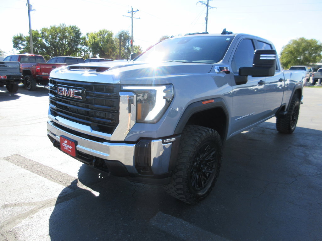 Certified 2024 GMC Sierra 2500 Pro AWD/4WD image 11