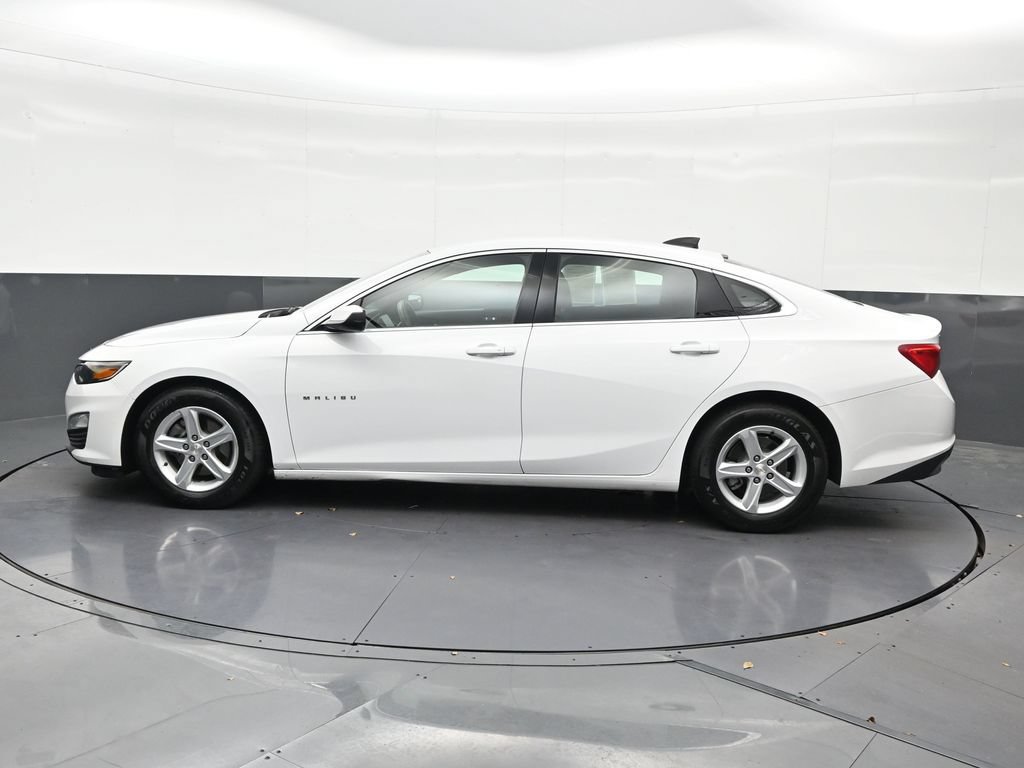 Used 2024 Chevrolet Malibu LS FWD image 2