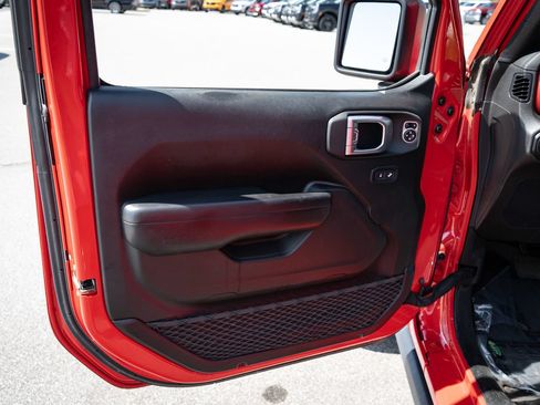Used 2019 Jeep Wrangler Unlimited Rubicon w/ Steel Bumper Group AWD/4WD image 16