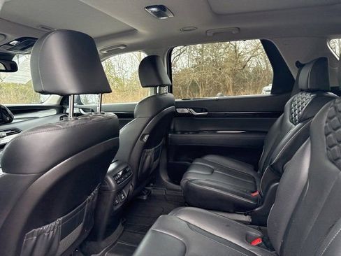 Used 2021 Hyundai Palisade Limited w/ Winter Package image 9