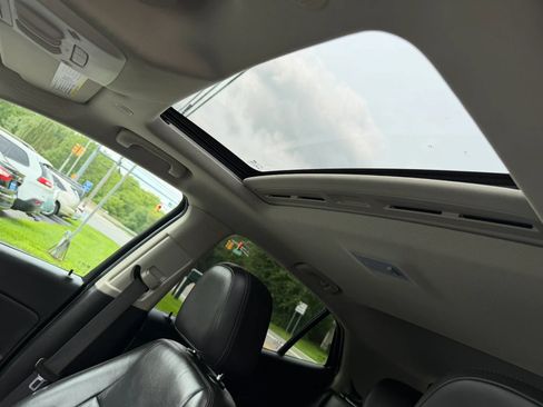 Used 2019 Buick Encore Essence AWD/4WD image 28