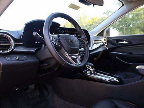 Used 2025 Chevrolet Trax ACTIV image 30