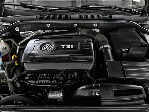 Used 2017 Volkswagen Jetta GLI image 23