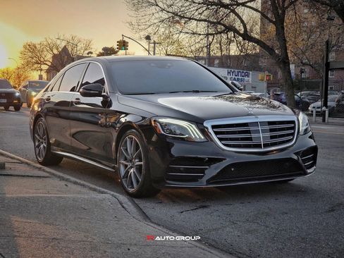 Used 2020 Mercedes-Benz S 560 Sedan image 3