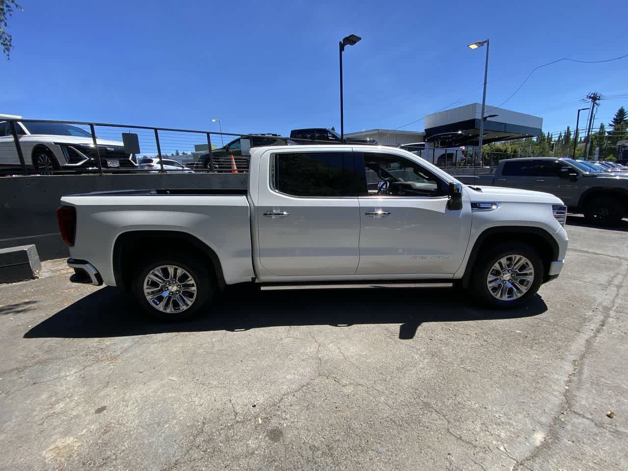 Used 2023 GMC Sierra 1500 Denali AWD/4WD image 7