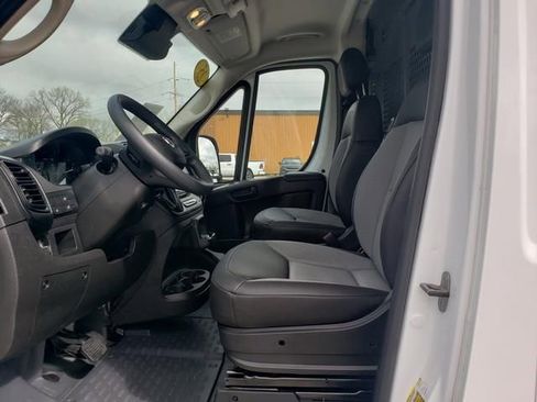 Used 2025 RAM ProMaster 2500 w/ Convenience Group image 10