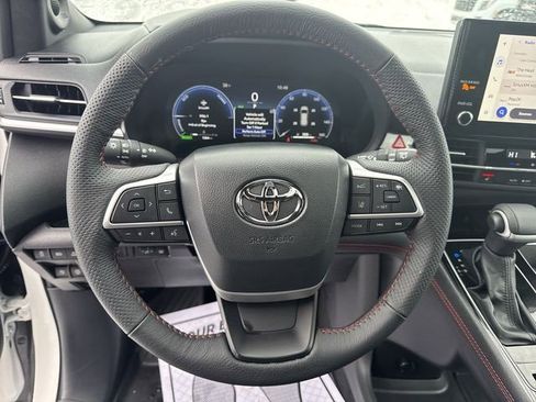 Used 2026 Toyota Sienna XSE image 11