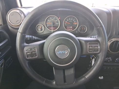 Used 2016 Jeep Wrangler Sahara image 15