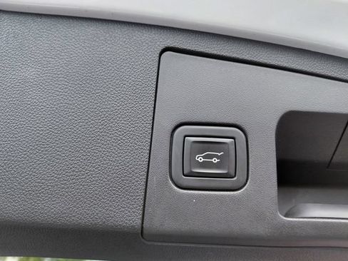 Certified 2023 Cadillac XT4 Luxury FWD image 14