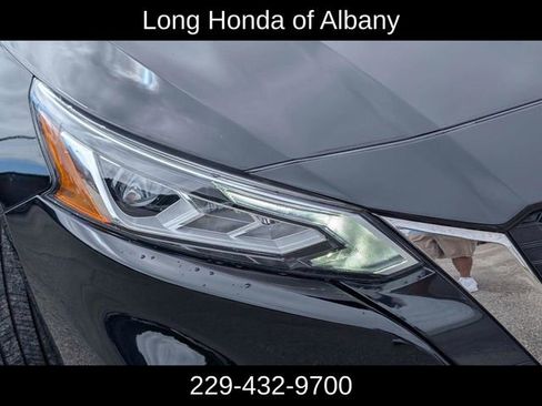 Used 2020 Nissan Altima 2.5 SR w/ Premium Package FWD image 3