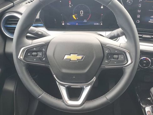 Certified 2025 Chevrolet Trax LT w/ Driver Confidence Package image 12