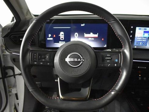 Certified 2025 Nissan Kicks SR image 13