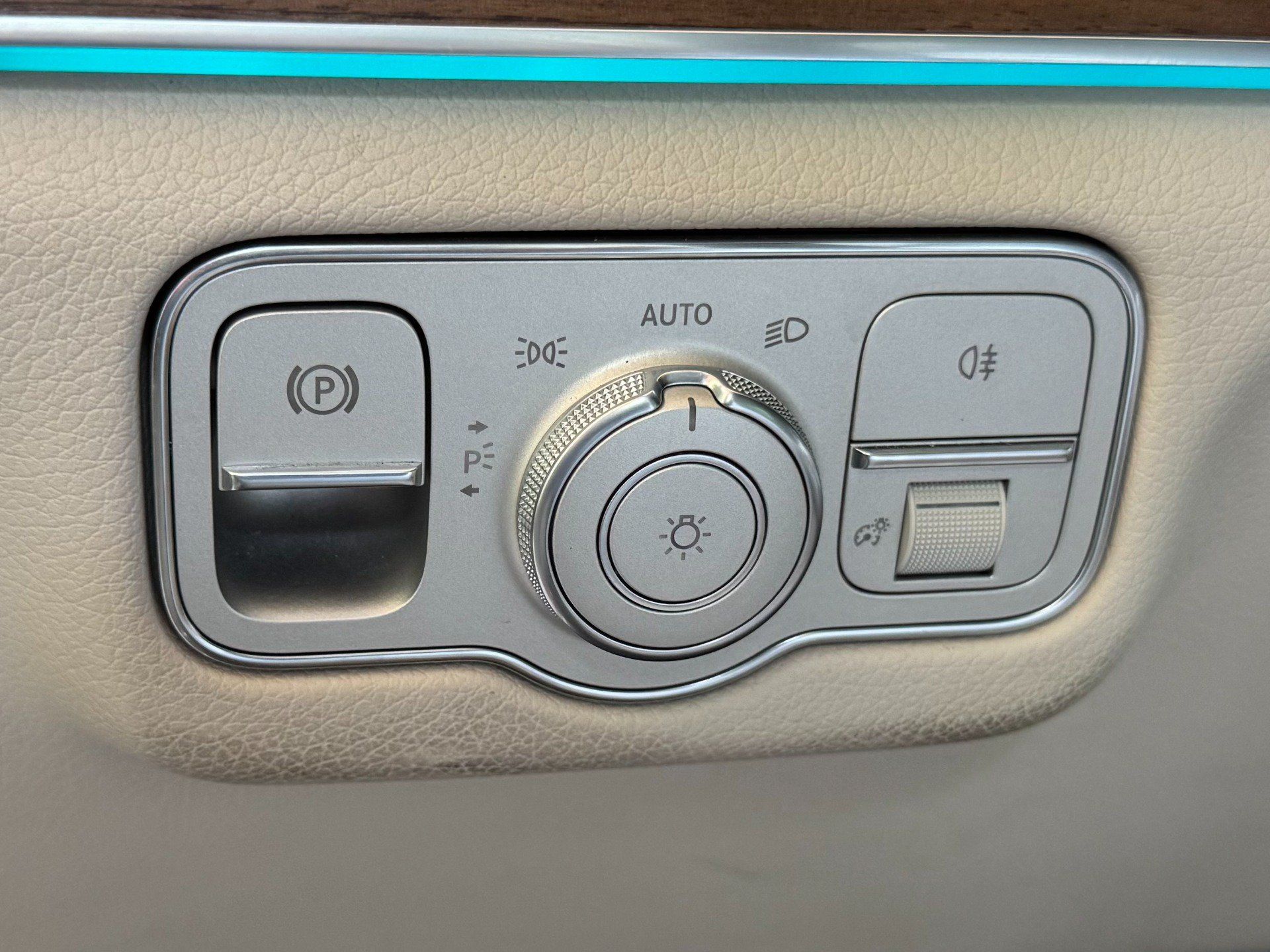 Used 2022 Mercedes-Benz GLS 450 4MATIC image 17