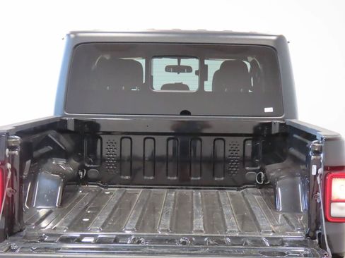 Used 2021 Jeep Gladiator Sport AWD/4WD image 5