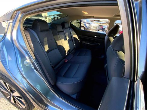 Used 2022 Nissan Altima 2.5 SV w/ SV Premium Package image 19