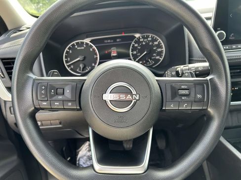 Used 2024 Nissan Rogue S AWD/4WD image 18