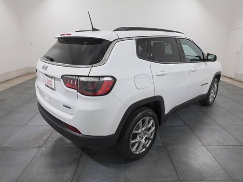 Used 2022 Jeep Compass Latitude image 5