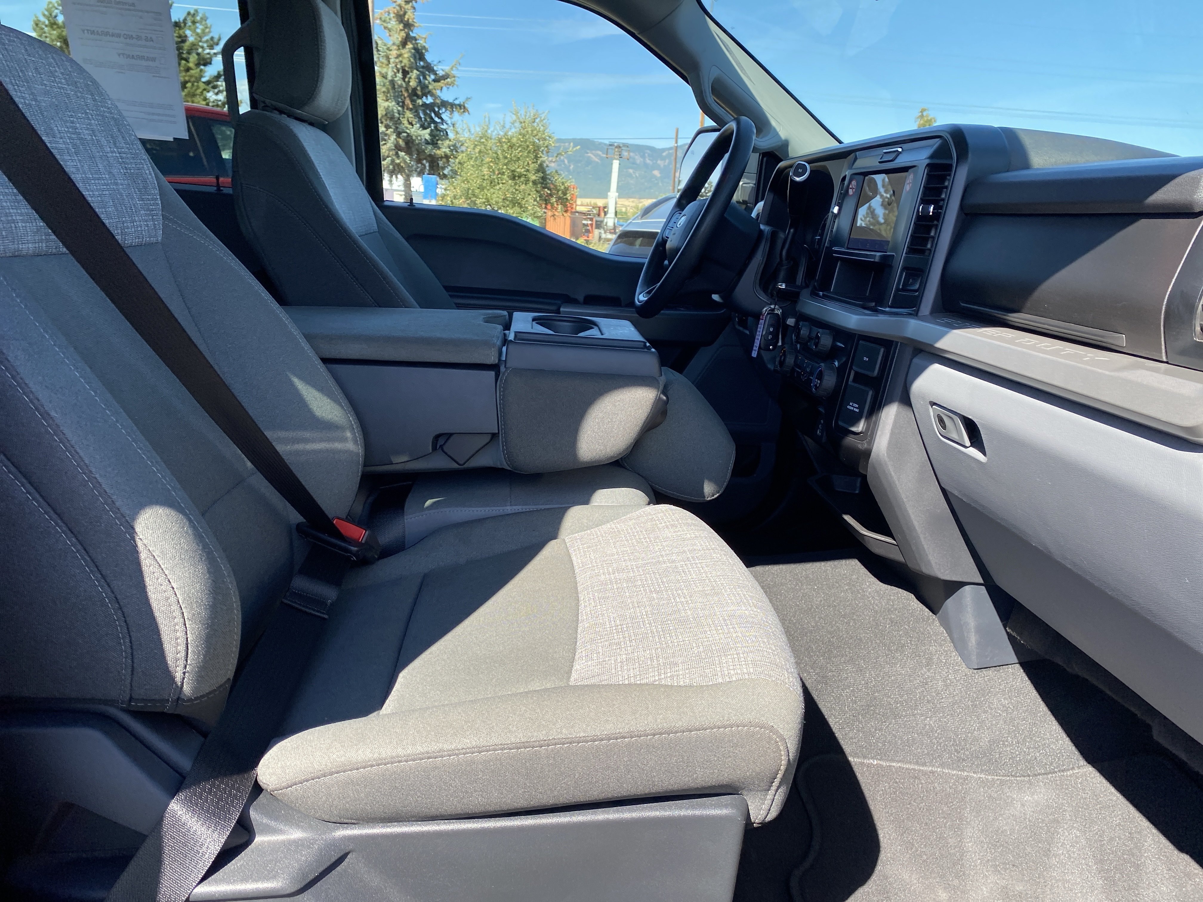 Used 2025 Ford F250 XLT AWD/4WD image 28