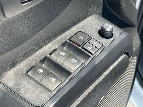 Used 2022 Toyota Tacoma SR w/ SR Convenience Package RWD image 29