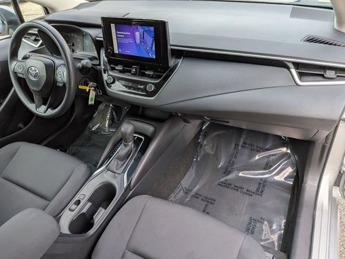 Used 2025 Toyota Corolla LE FWD image 29
