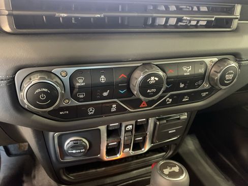 New 2025 Jeep Wrangler Sahara w/ Safety Group image 28