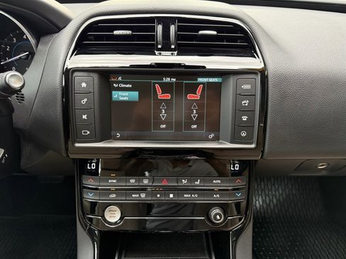 Used 2017 Jaguar XE Premium RWD image 26