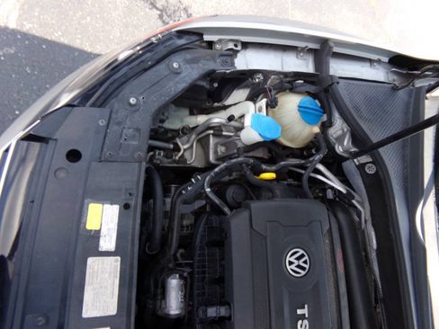 Used 2014 Volkswagen Passat 1.8T SE FWD image 39