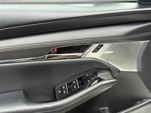 Used 2022 MAZDA MAZDA3 s image 16