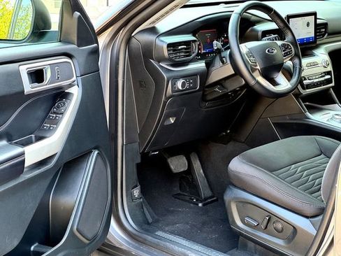 Certified 2021 Ford Explorer XLT image 8