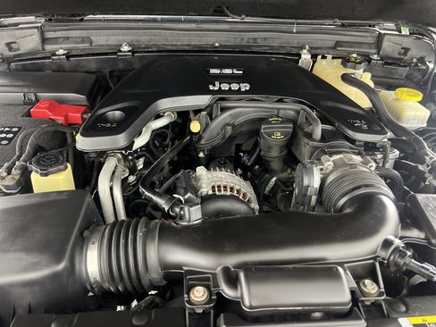 Used 2018 Jeep Wrangler Unlimited Rubicon w/ Steel Bumper Group image 26