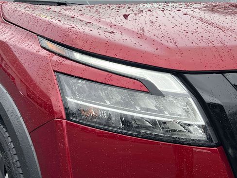 Used 2023 Nissan Pathfinder SL w/ Black Appearance Package image 7